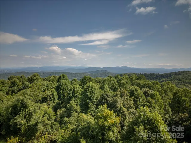 $475,000 | 204 Fleetwood Plaza, Hendersonville, NC 28739