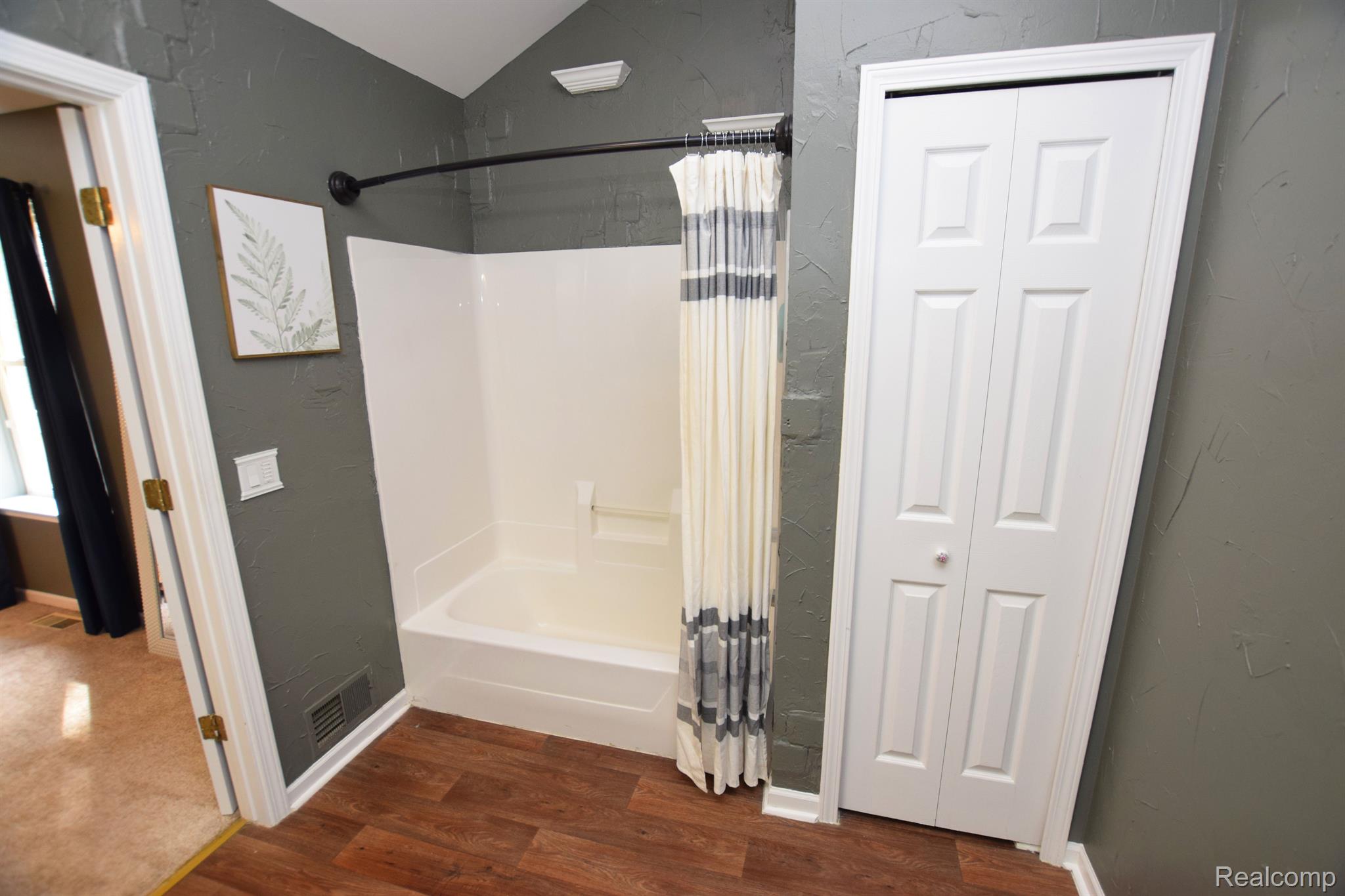9643 Silver Lake Road Linden, MI 48451 - Photo 12 of 21 Master Bath Cont.