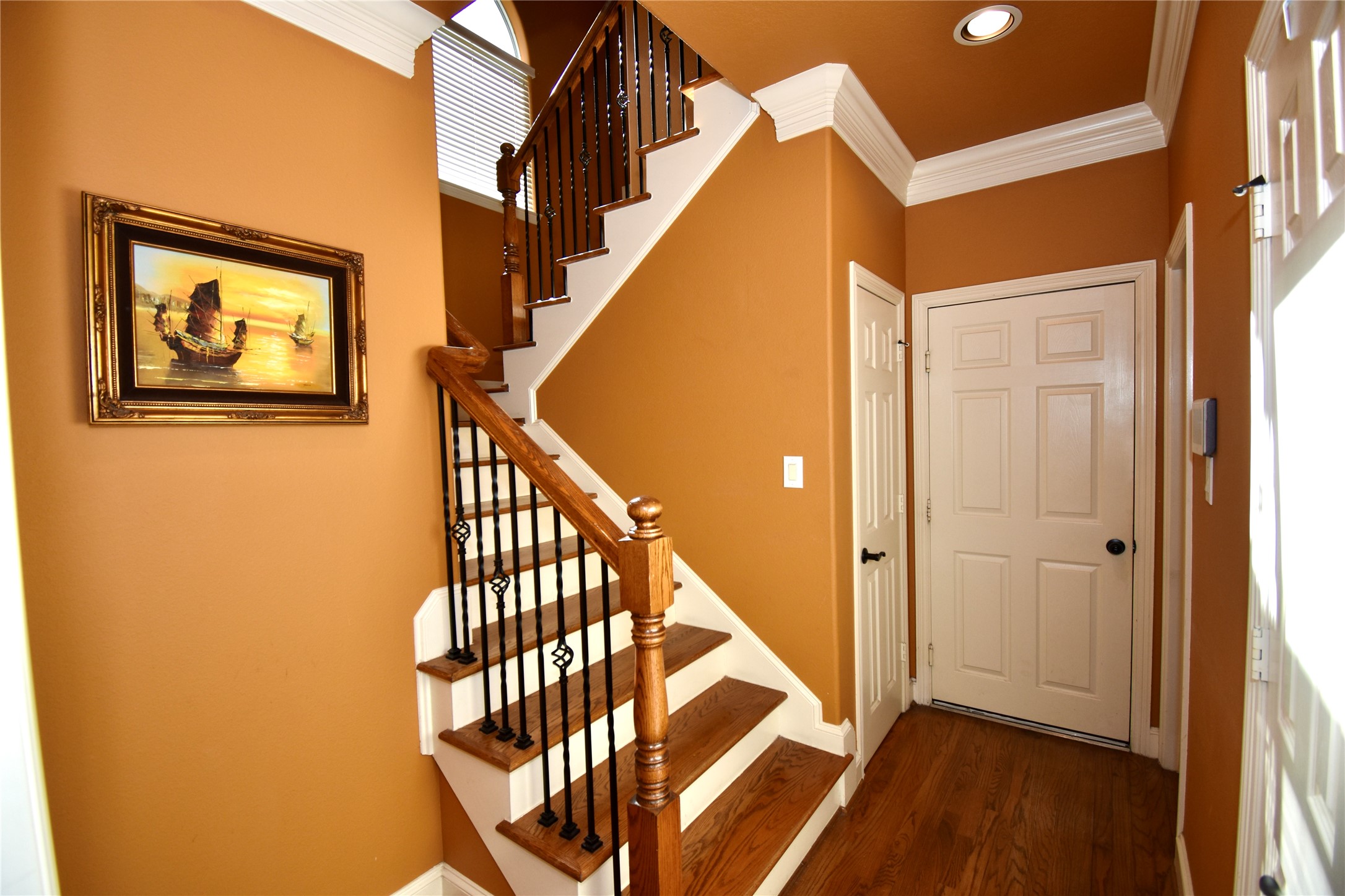 326 Gregg Street Houston, TX 77020 - Photo 20 of 26 a view of an entryway with wooden floor