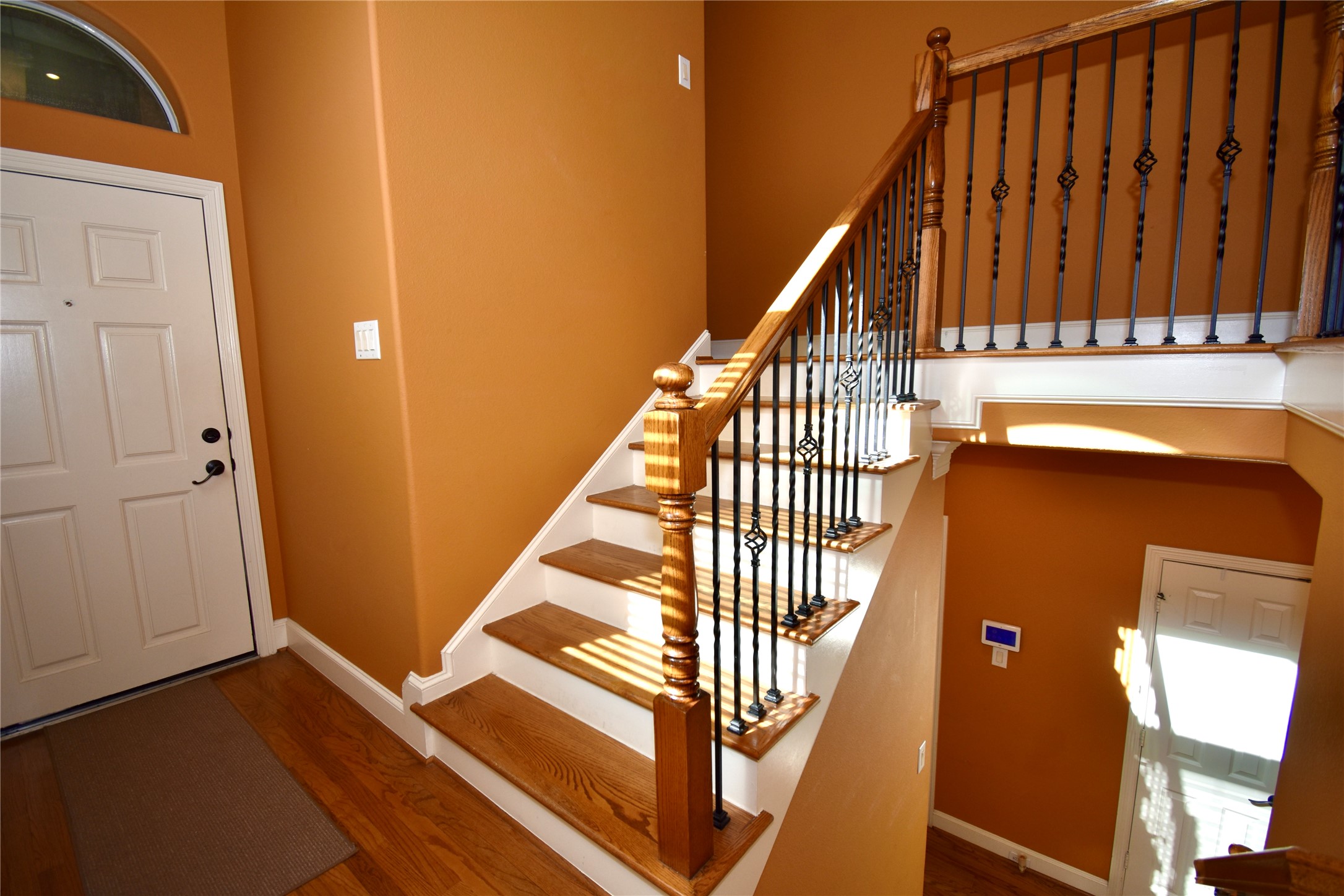 326 Gregg Street Houston, TX 77020 - Photo 4 of 26 a view of entryway