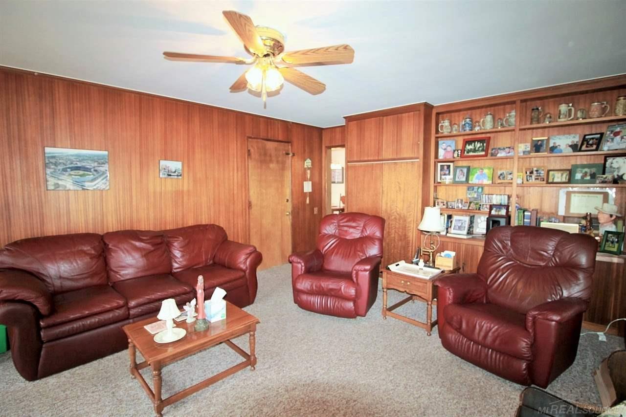 1005 Bedford Road Grosse Pointe, MI 48230 - Photo 21 of 45 31343355-20.JPG