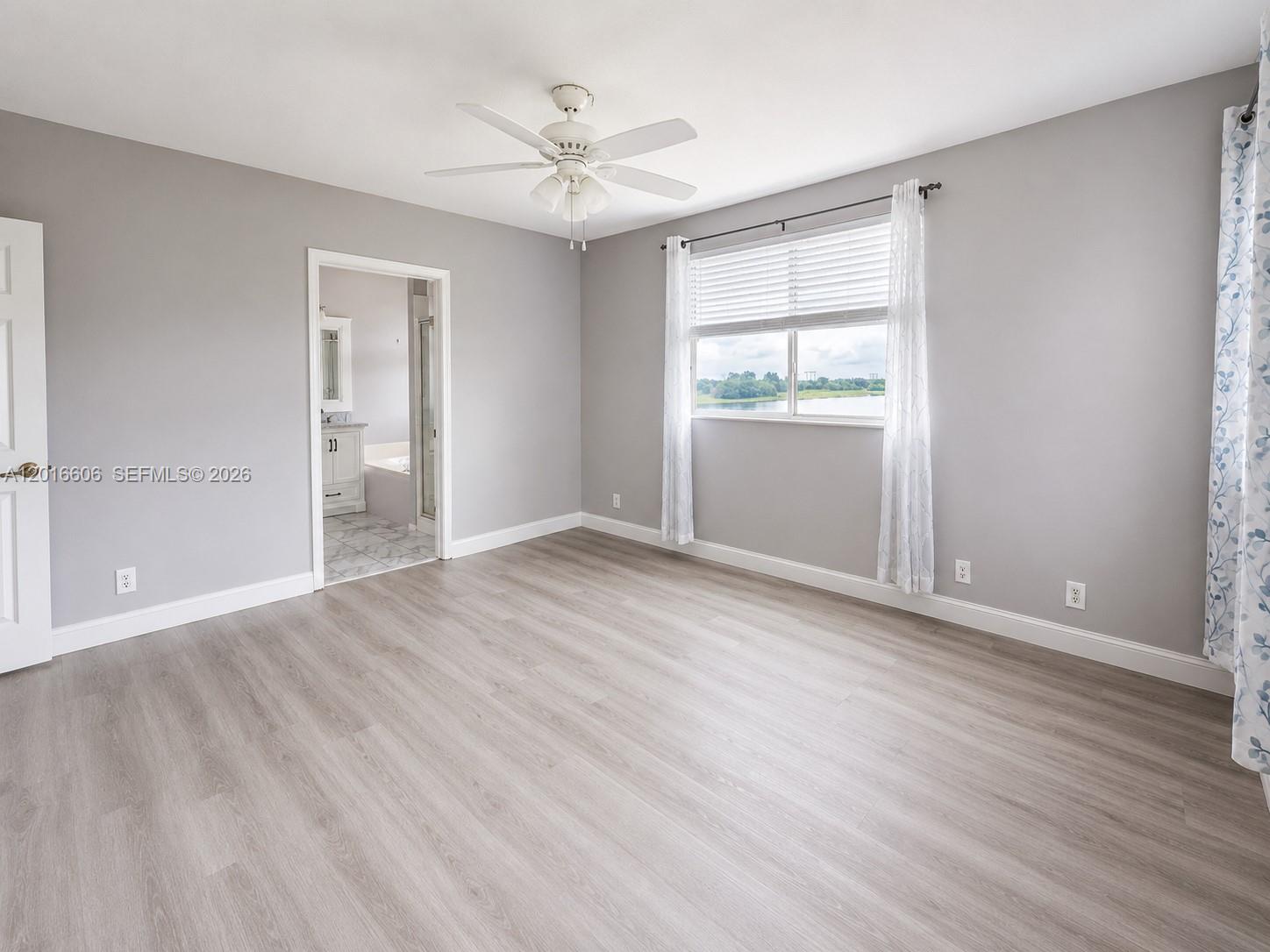 963 Falling Water Road Weston, FL 33326 - Photo 10 of 29