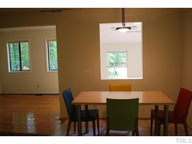 7220 Paddock Drive Raleigh, NC 27613 - Photo 4 of 10 Breakfast area.