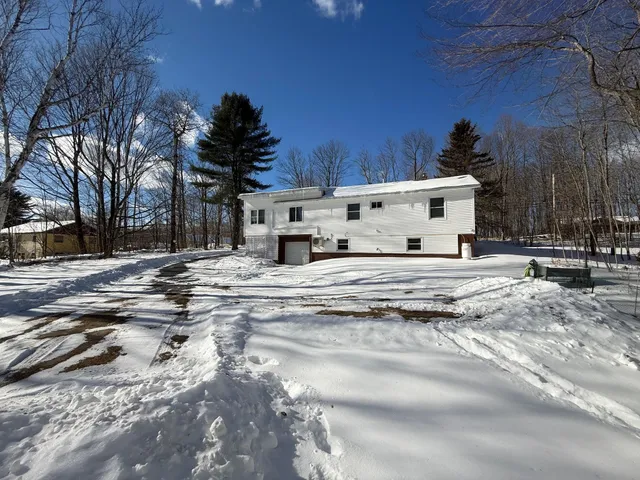 $299,900 | 2959 Middle Road, Sidney, ME 04330