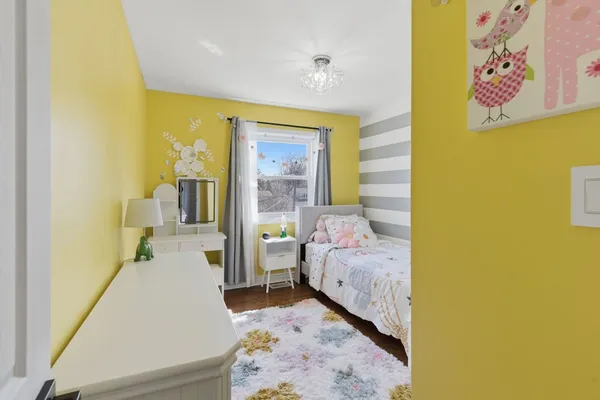 $389,999 | 9021 Primrose Lane, Hickory Hills, IL 60457
