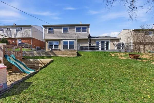 $389,999 | 9021 Primrose Lane, Hickory Hills, IL 60457