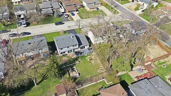 $389,999 | 9021 Primrose Lane, Hickory Hills, IL 60457