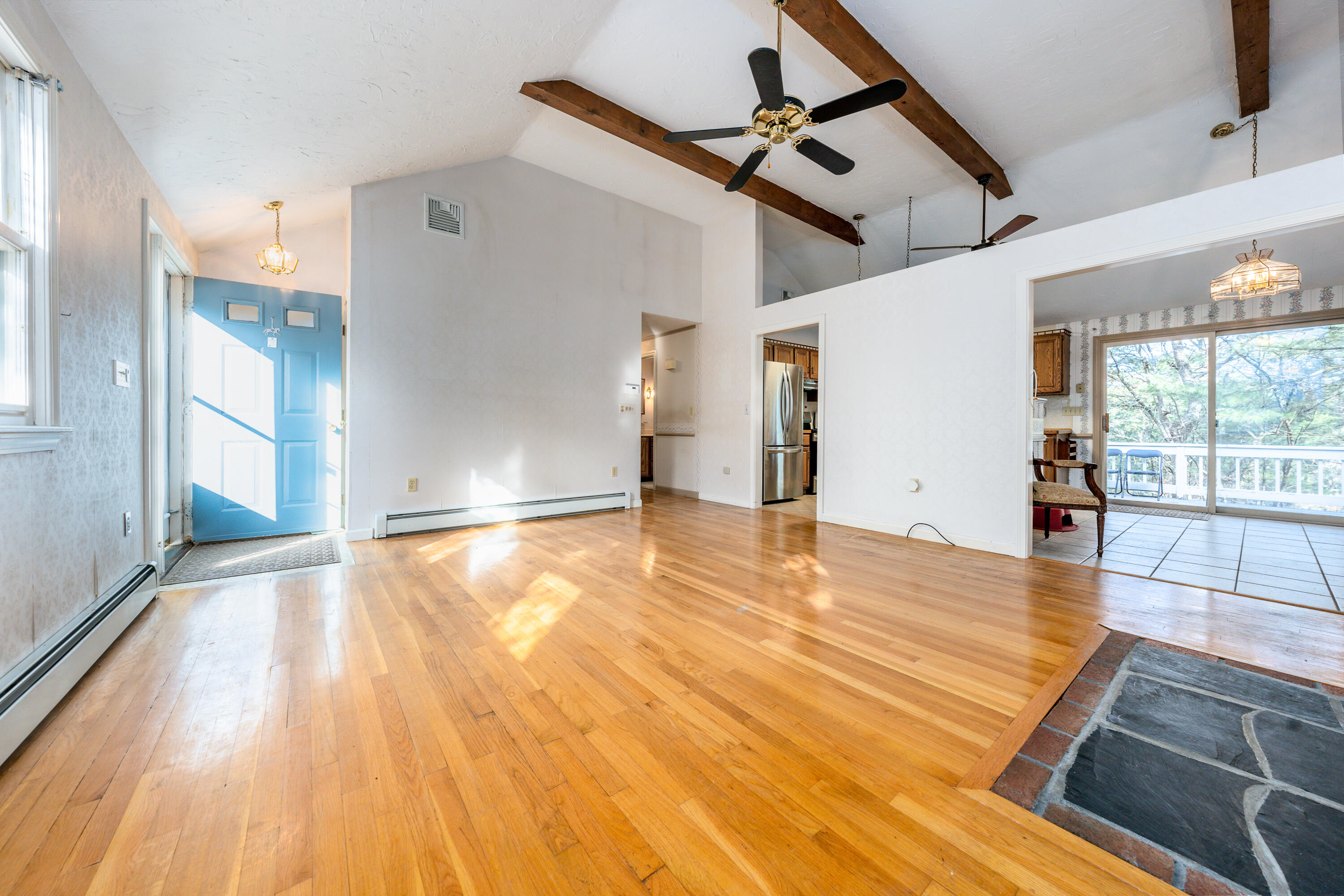 105 Captain Carleton's Road Cotuit, MA 02635 - Photo 1 of 36 livroom5
