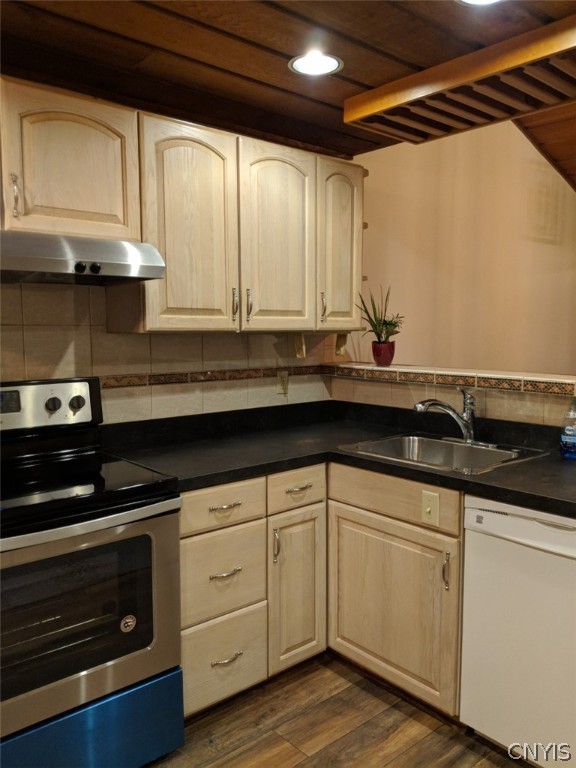 404 Parrish Lane Syracuse, NY 13205 - Photo 15 of 26