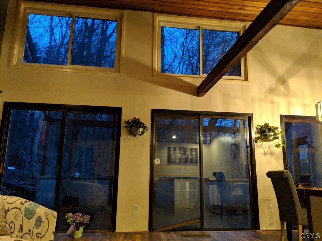 404 Parrish Lane Syracuse, NY 13205 - Photo 8 of 26