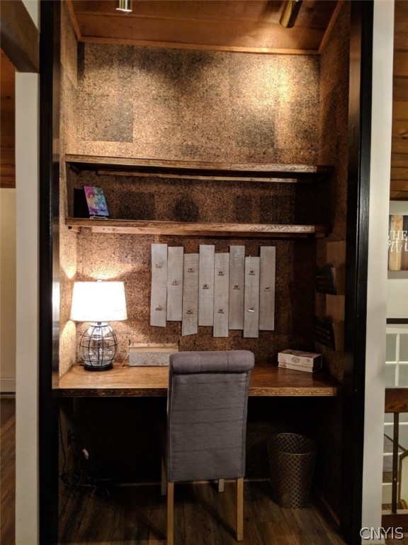 404 Parrish Lane Syracuse, NY 13205 - Photo 10 of 26