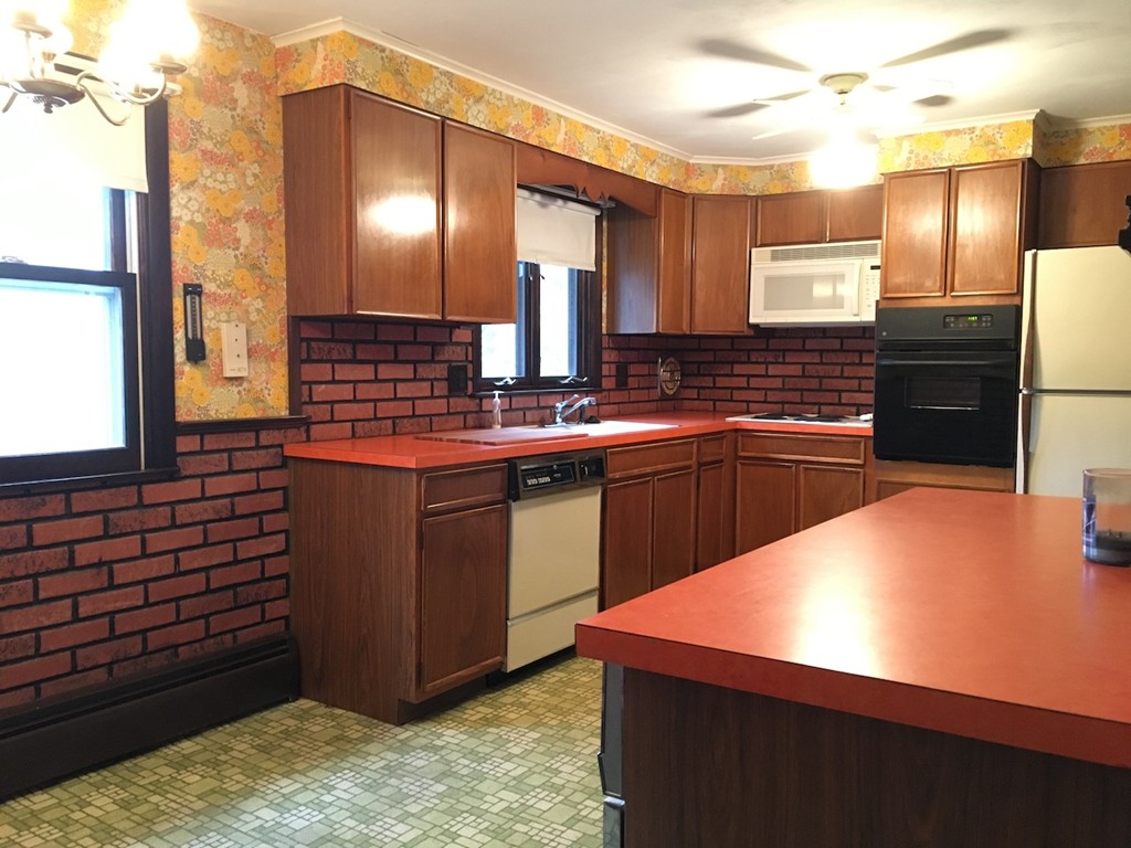 1103 Burnett Road Chicopee, MA 01020 - Photo 8 of 29 Gallery Image 8