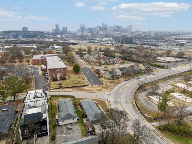 $1,900 | 501 B Meridian Street, Nashville, TN 37207