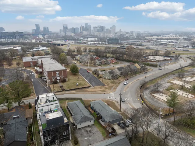 $1,900 | 501 B Meridian Street, Nashville, TN 37207