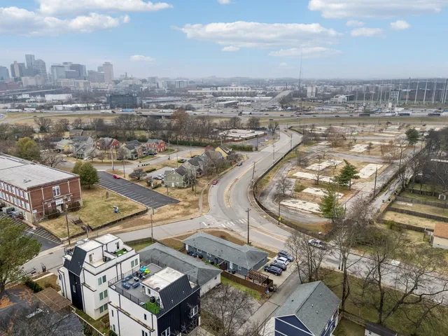 $1,900 | 501 B Meridian Street, Nashville, TN 37207