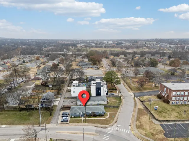 $1,900 | 501 B Meridian Street, Nashville, TN 37207