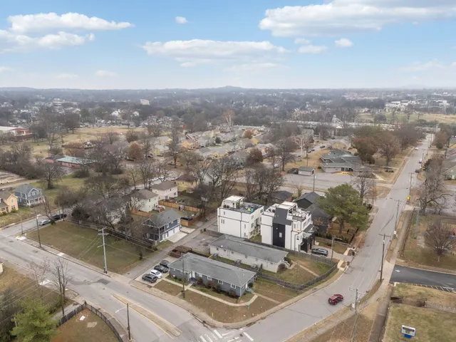 $1,900 | 501 B Meridian Street, Nashville, TN 37207