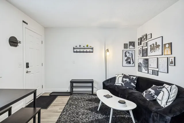 $1,900 | 501 B Meridian Street, Nashville, TN 37207