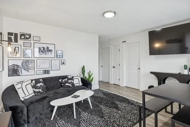 $1,900 | 501 B Meridian Street, Nashville, TN 37207