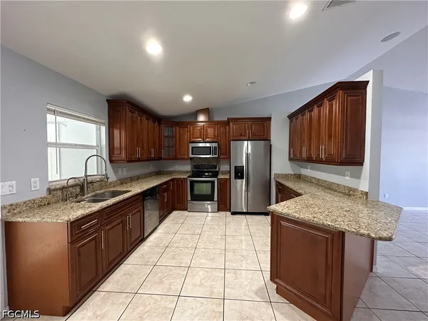 $2,200 | 397 Pennfield Avenue, Lehigh Acres, FL 33974