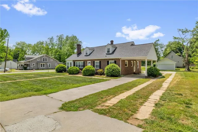 $332,000 | 318 South Fayetteville Street, Liberty, NC 27298