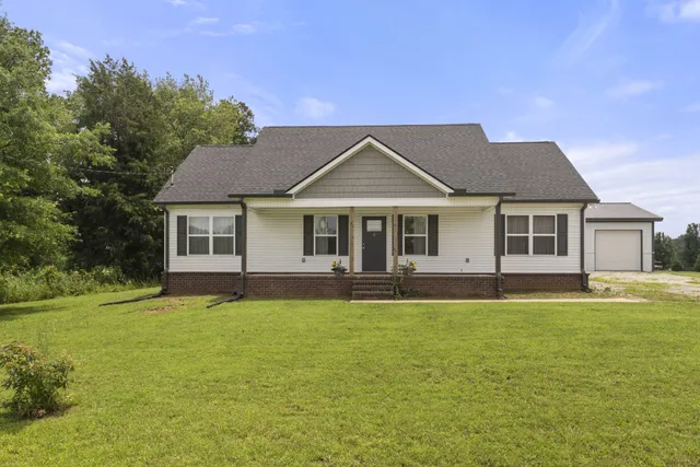 $299,999 | 1072 Dugout Road, Summertown, TN 38483
