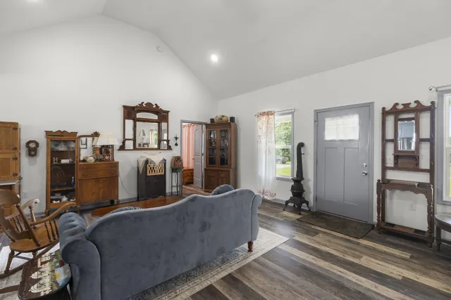 $299,999 | 1072 Dugout Road, Summertown, TN 38483