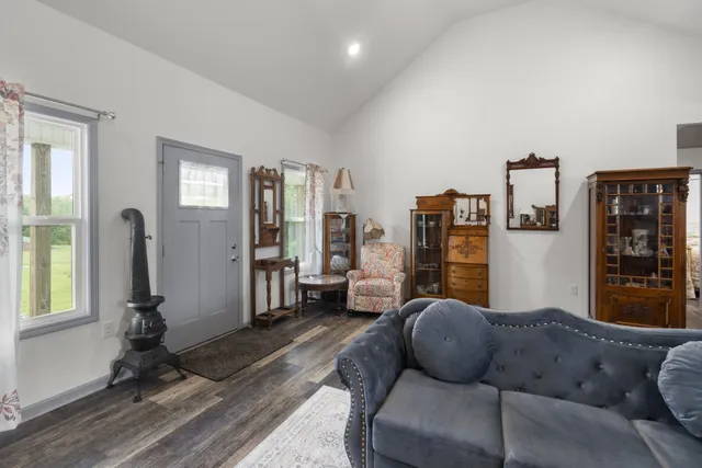 $299,999 | 1072 Dugout Road, Summertown, TN 38483