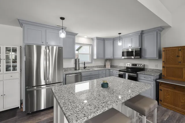 $299,999 | 1072 Dugout Road, Summertown, TN 38483