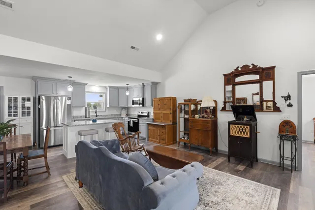 $299,999 | 1072 Dugout Road, Summertown, TN 38483