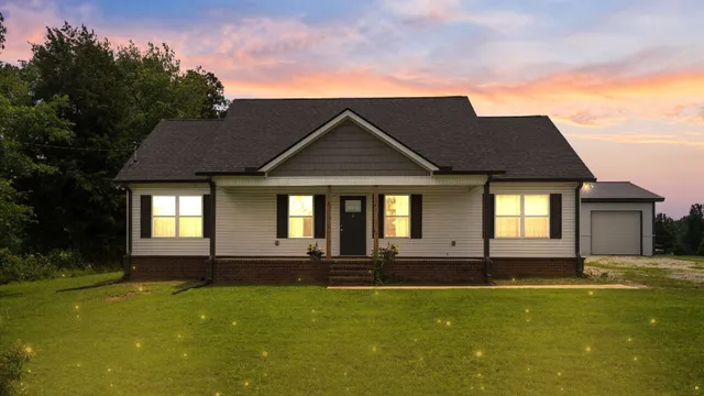 $299,999 | 1072 Dugout Road, Summertown, TN 38483