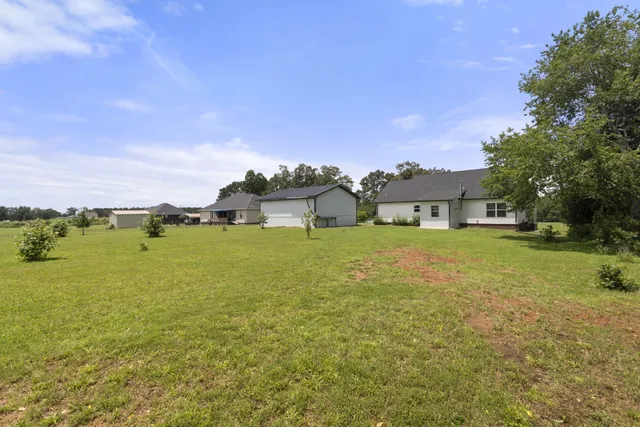 $299,999 | 1072 Dugout Road, Summertown, TN 38483