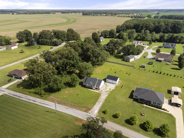 $299,999 | 1072 Dugout Road, Summertown, TN 38483