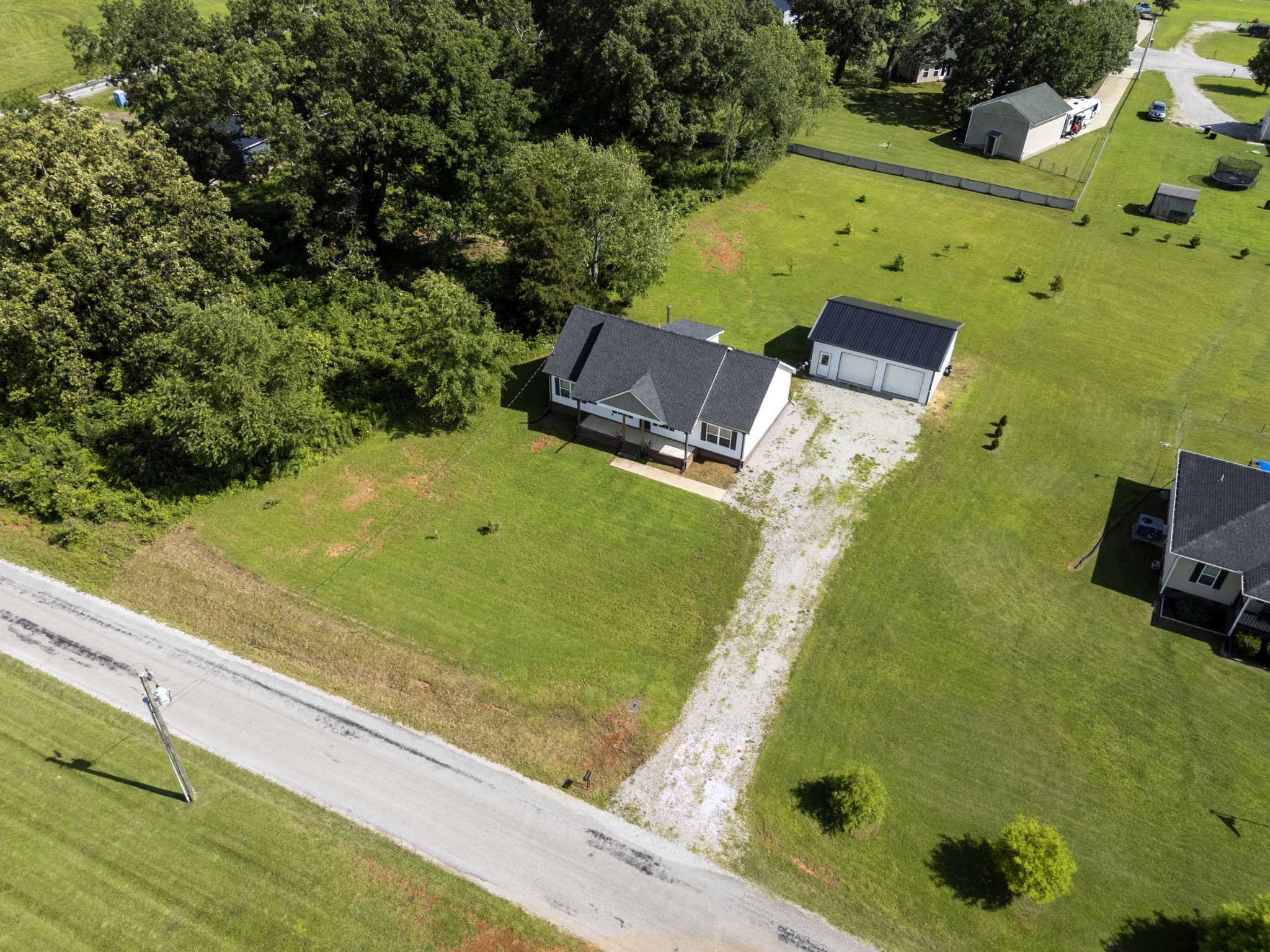 1072 Dugout Road Summertown, TN 38483 - Photo 4 of 45 Gallery Image 4