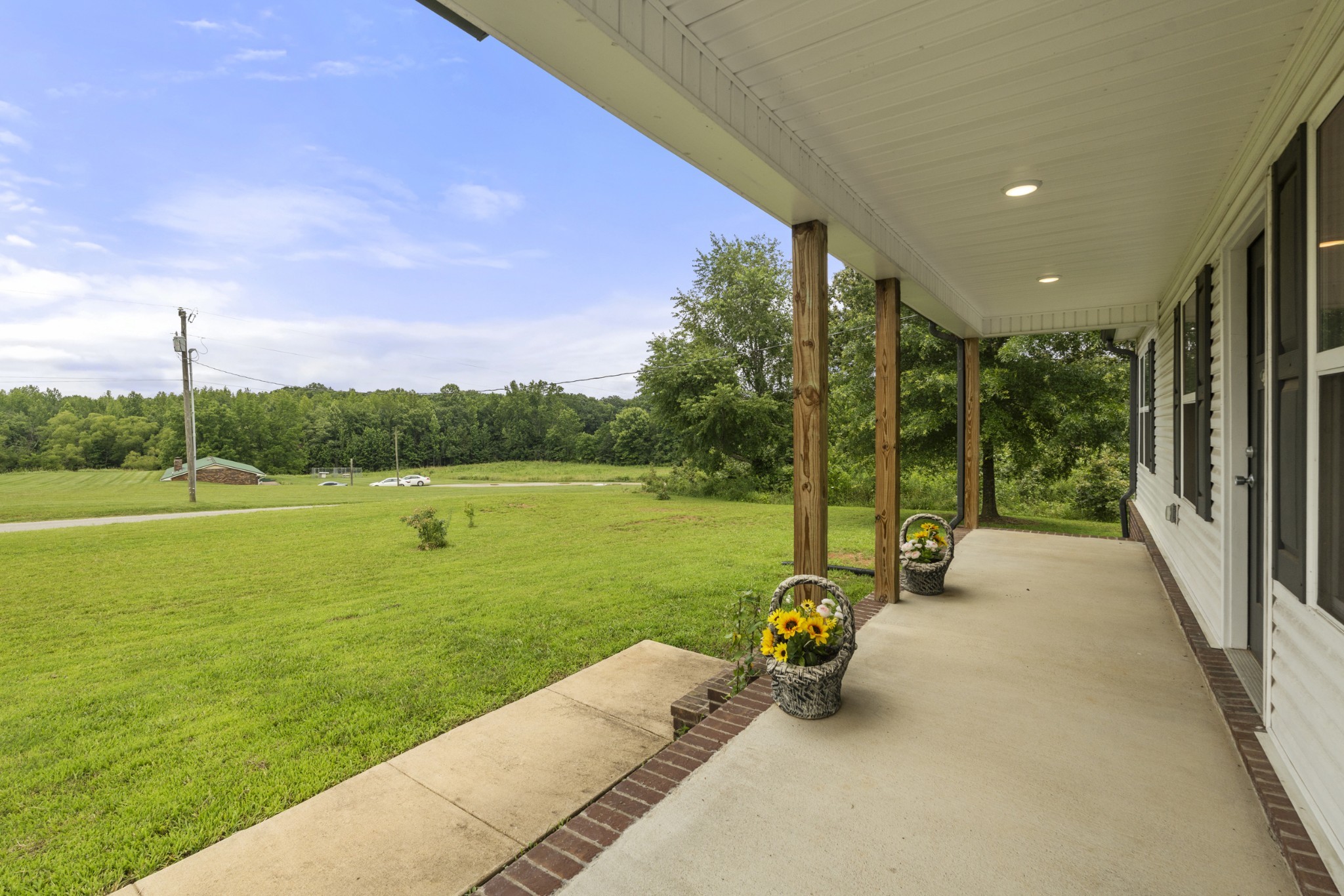1072 Dugout Road Summertown, TN 38483 - Photo 8 of 45 Gallery Image 8