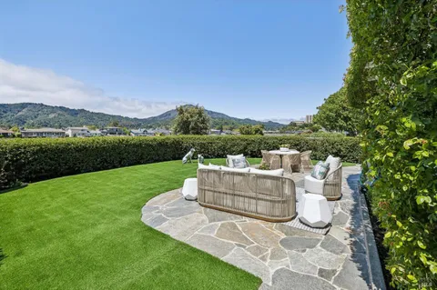 $2,695,000 | 5 Elizabeth Circle, Greenbrae, CA 94904