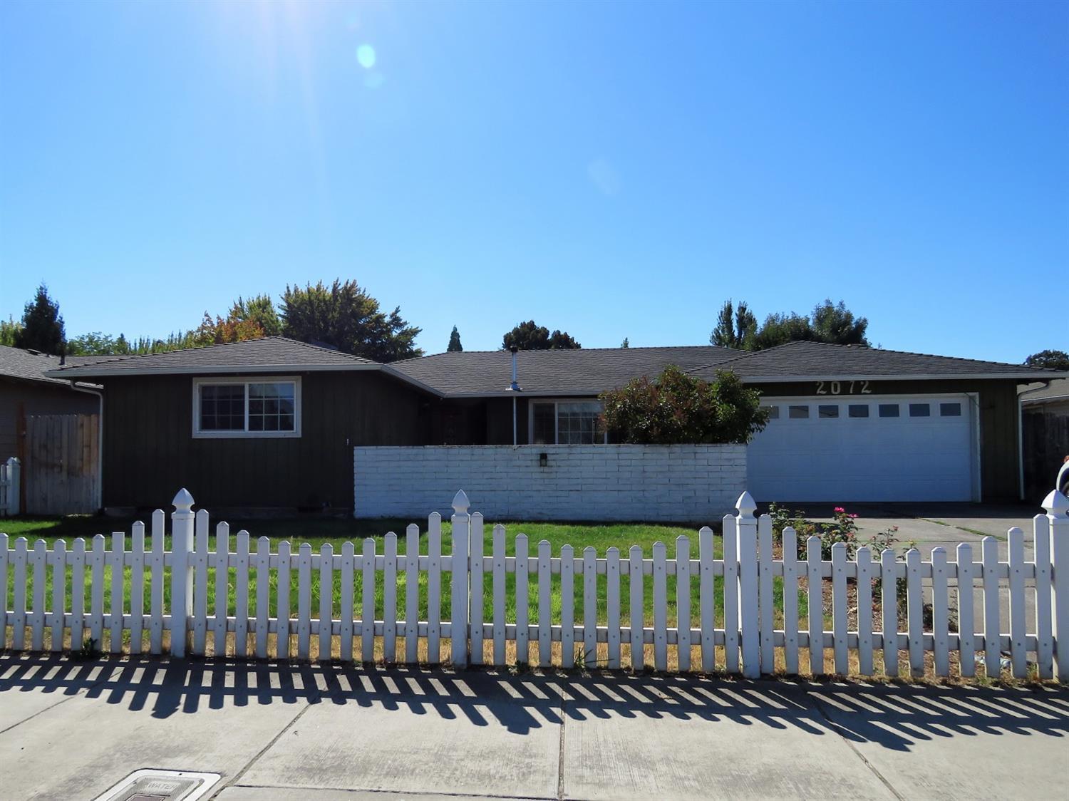 2072 Delta Waters Road Medford, OR 97504 - Photo 1 of 19 Primary Photo