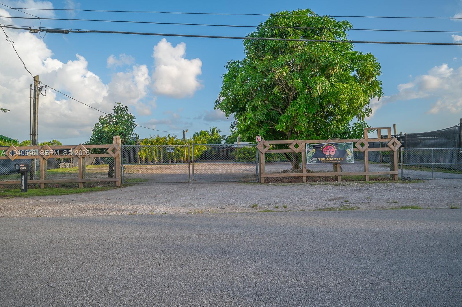 20750 Southwest 256th Street Homestead, FL 33031 - Photo 11 of 57