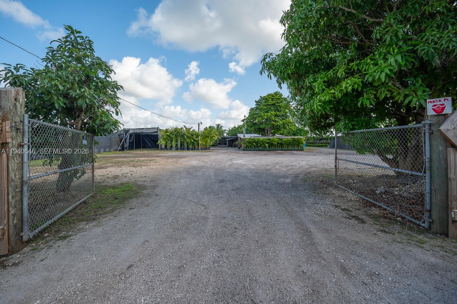 20750 Southwest 256th Street Homestead, FL 33031 - Photo 13 of 57
