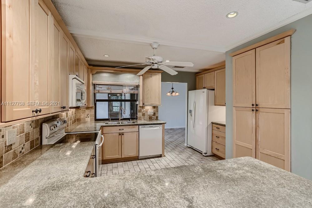 22663 Southwest 8th Court, Unit 22663 Boca Raton, FL 33433 - Photo 12 of 33 Gallery Image 12