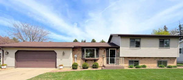 $205,000 | 480 1st Street East, Tracy, MN 56175