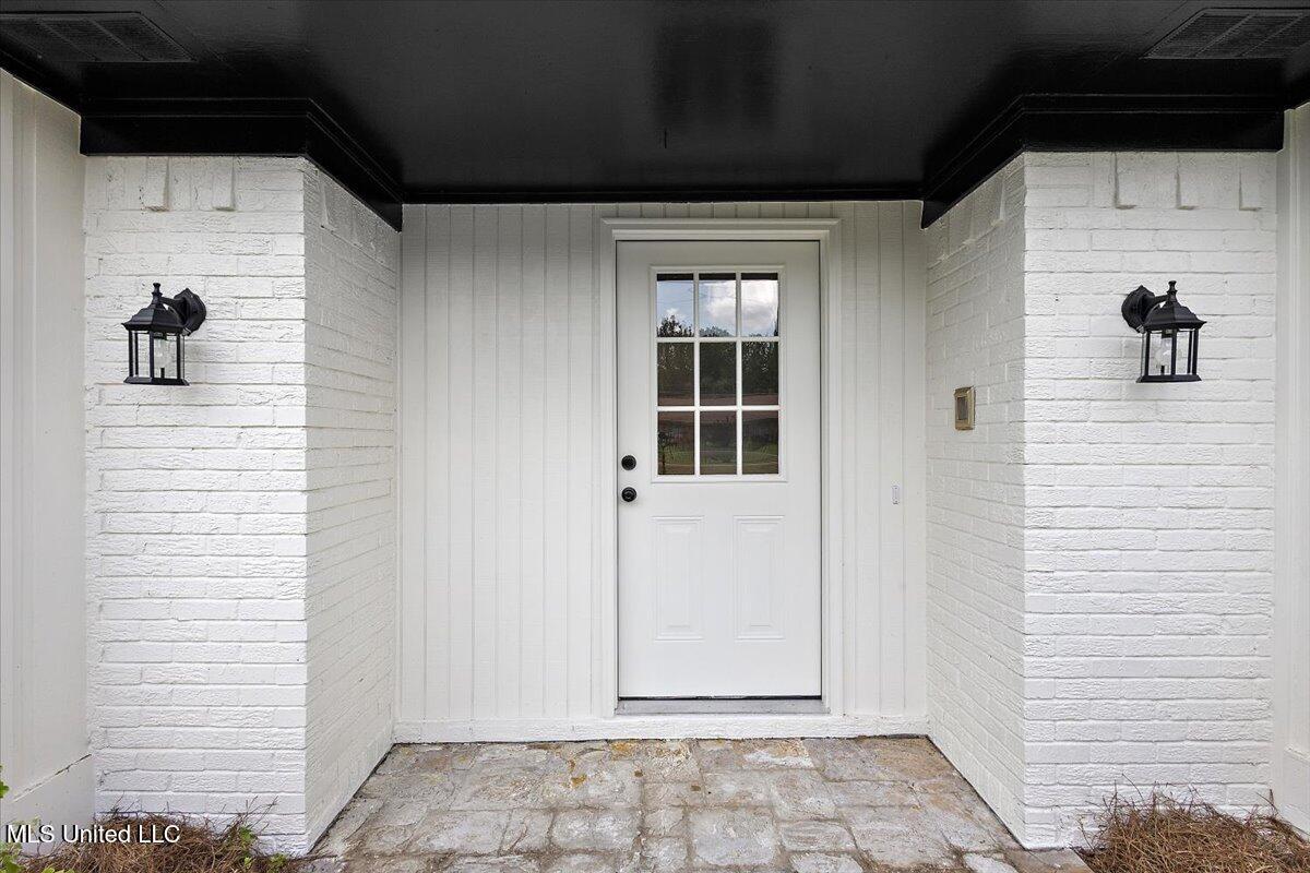 19 Nelson Circle Jackson, MS 39212 - Photo 2 of 28 04-3HTP3960