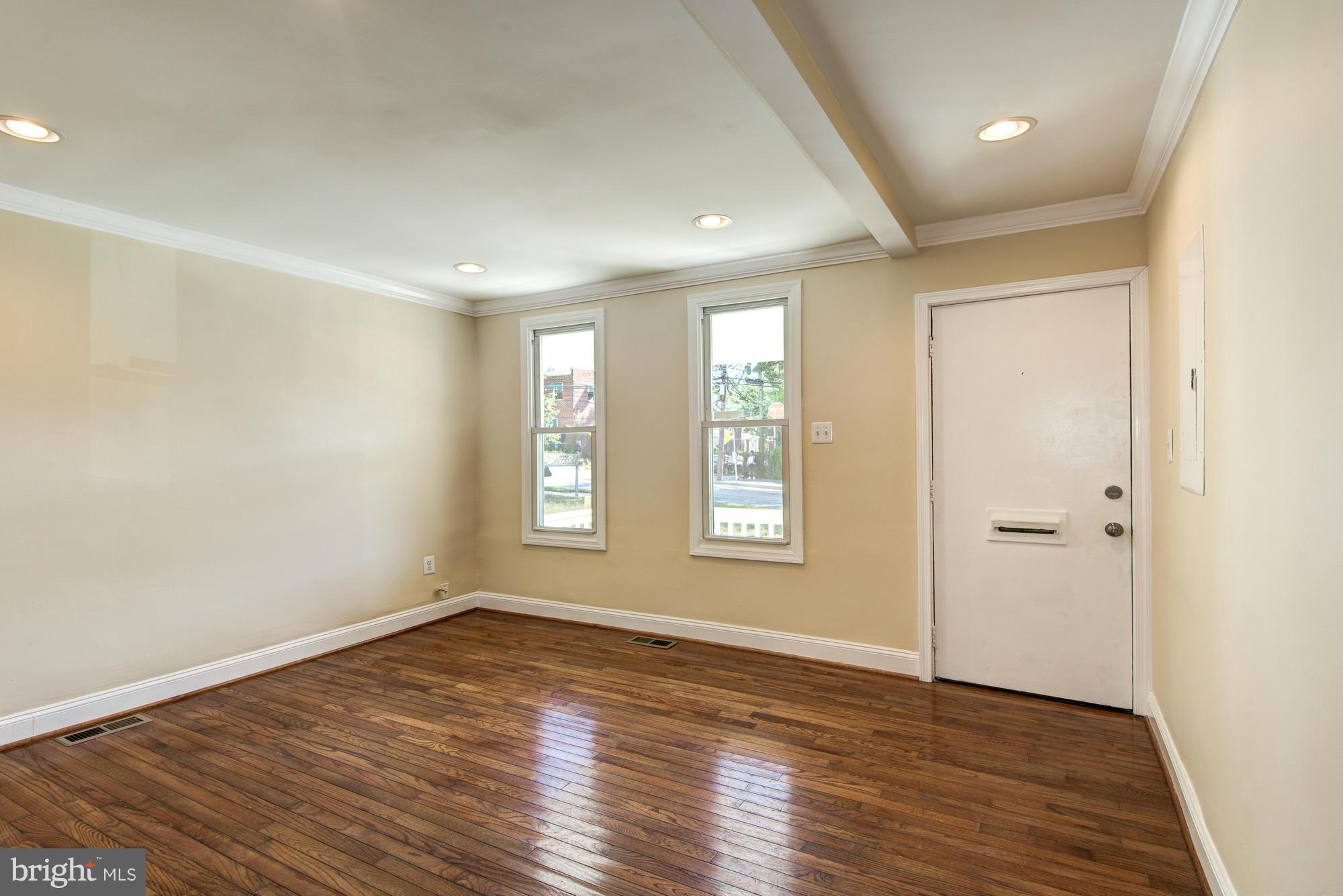 1466 Morris Road Southeast Washington, DC 20020 - Photo 13 of 28 Living Room