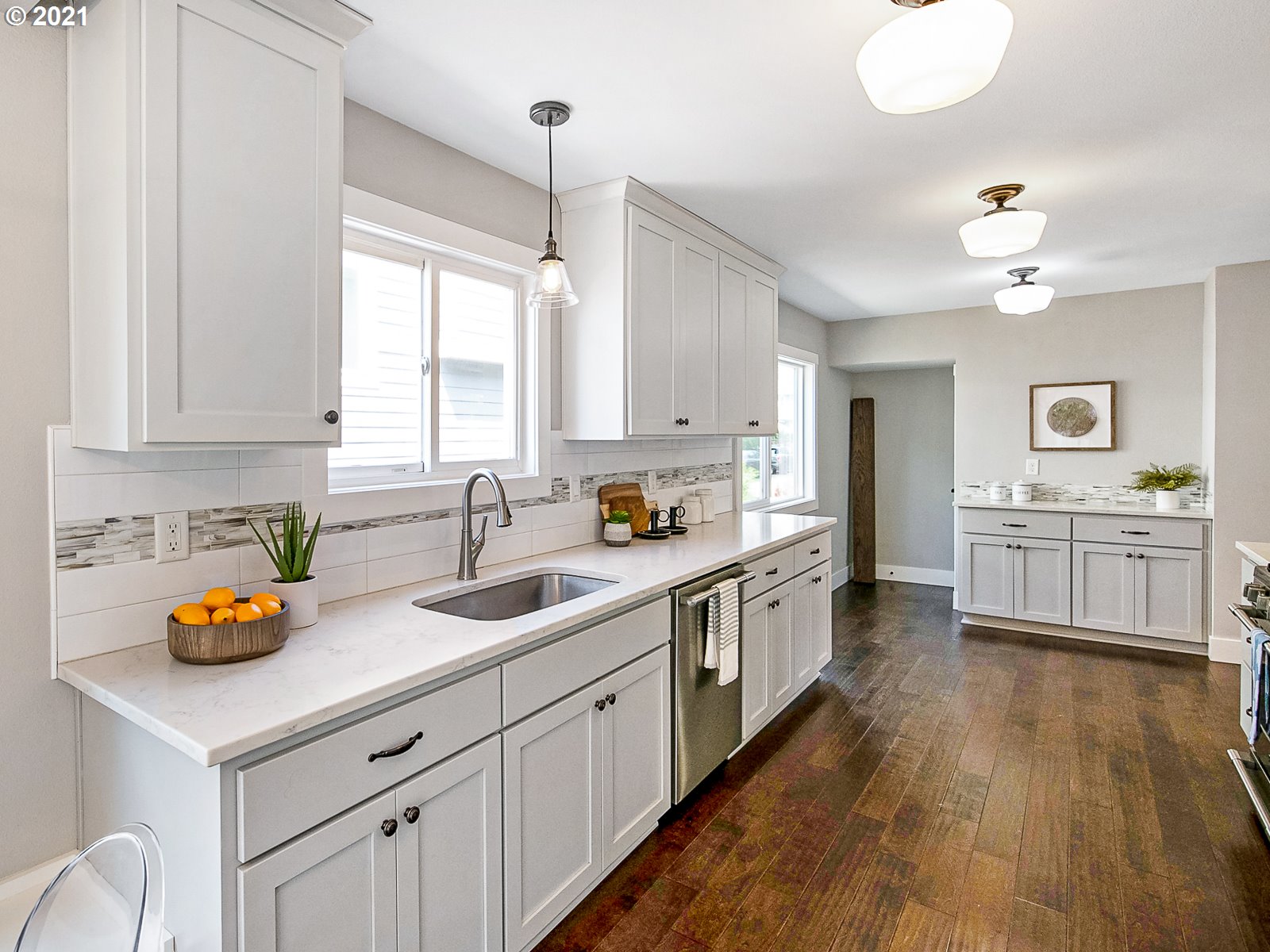 4906 Southeast Rural Street Portland, OR 97206 - Photo 12 of 32 Gallery Image 12