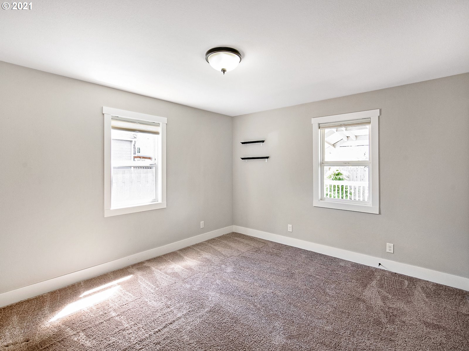 4906 Southeast Rural Street Portland, OR 97206 - Photo 16 of 32 Gallery Image 16