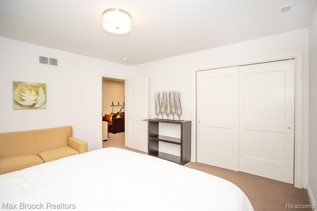 25925 York Road Royal Oak, MI 48067 - Photo 80 of 88