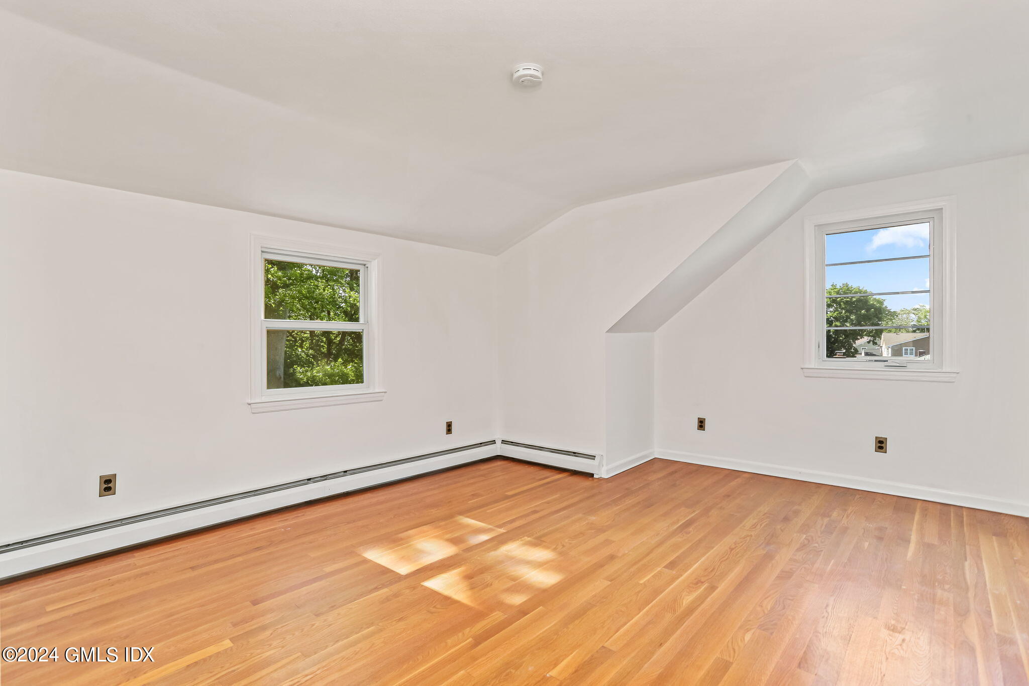 38 Maplewood Drive Cos Cob, CT 06807 - Photo 15 of 24 an empty room with window