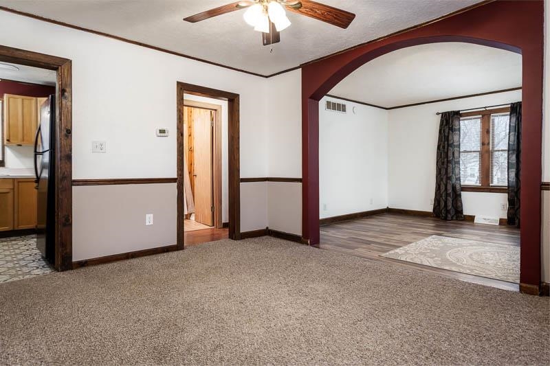 207 River Park Road Loves Park, IL 61111 - Photo 15 of 41 an empty room with windows and closet