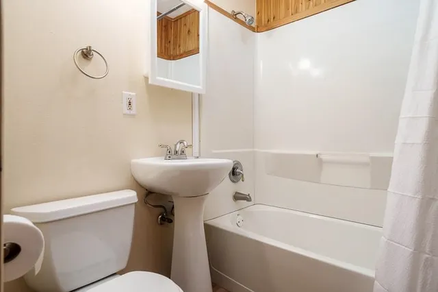 $154,900 | 207 River Park Road, Loves Park, IL 61111