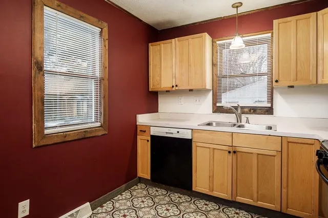 $154,900 | 207 River Park Road, Loves Park, IL 61111